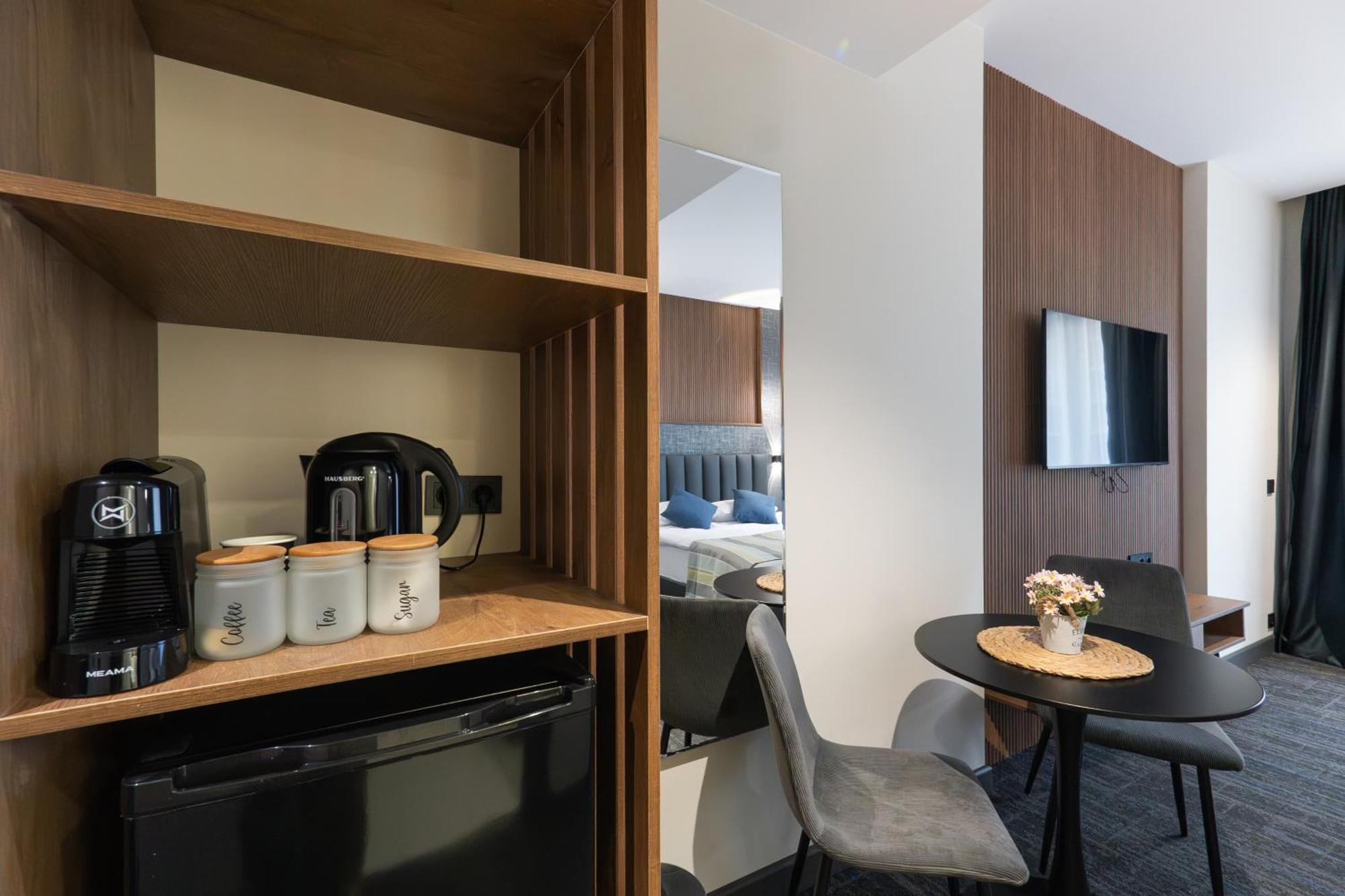 Nova Luxe Hotel & Residences Батумі Екстер'єр фото
