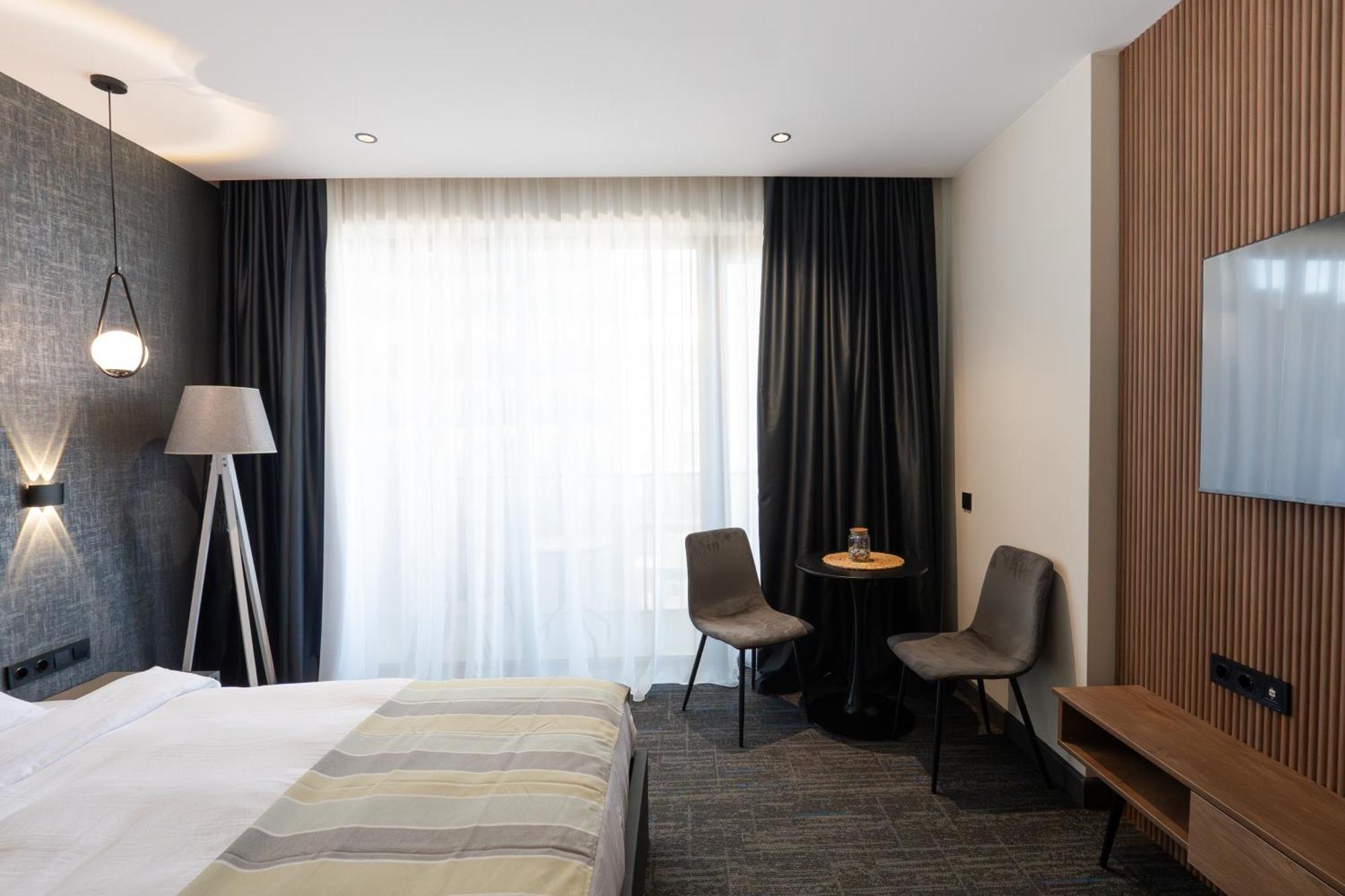 Nova Luxe Hotel & Residences Батумі Екстер'єр фото