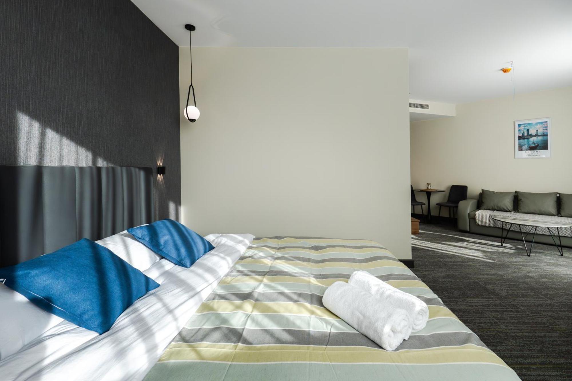 Nova Luxe Hotel & Residences Батумі Екстер'єр фото