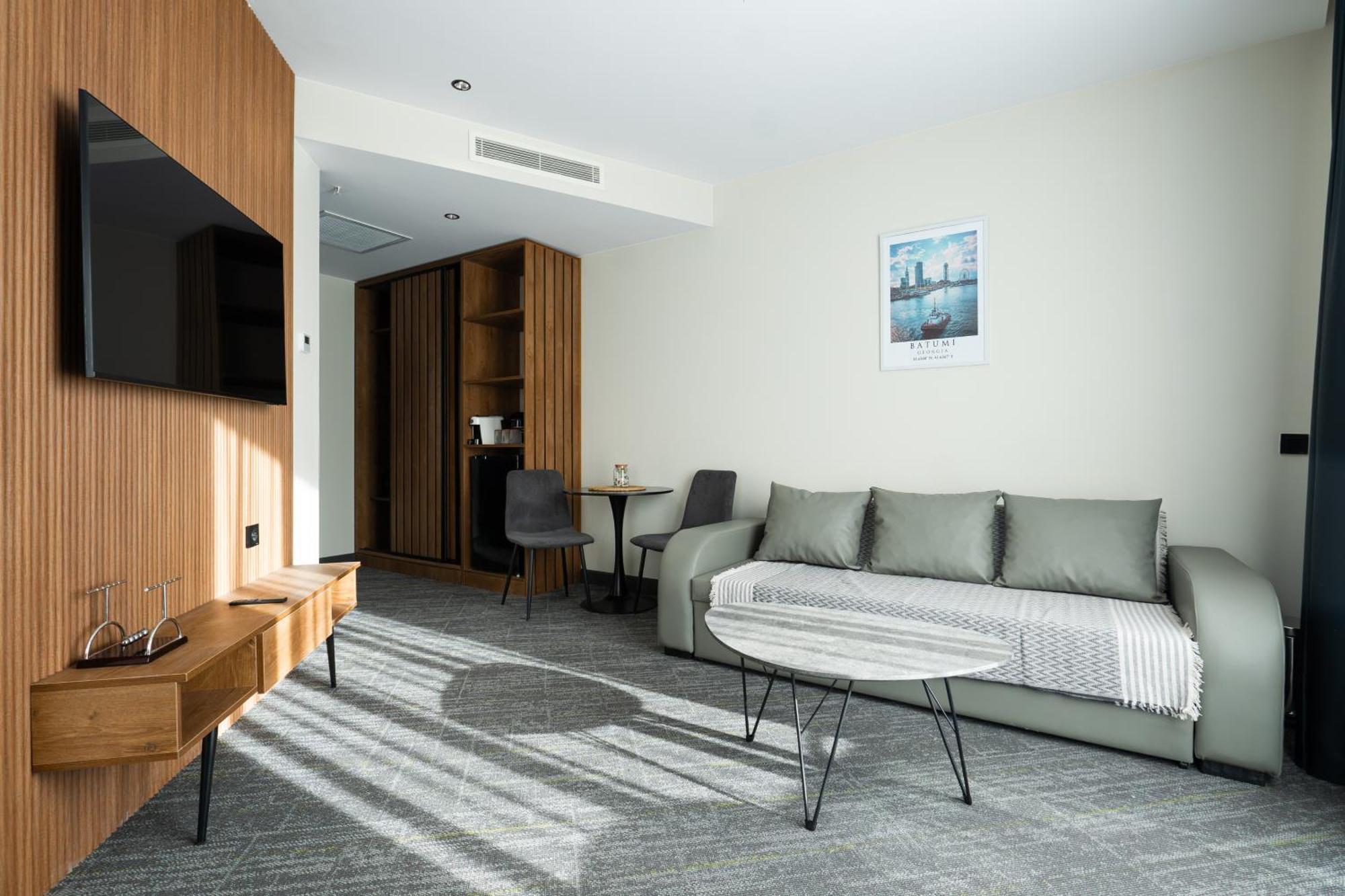 Nova Luxe Hotel & Residences Батумі Екстер'єр фото