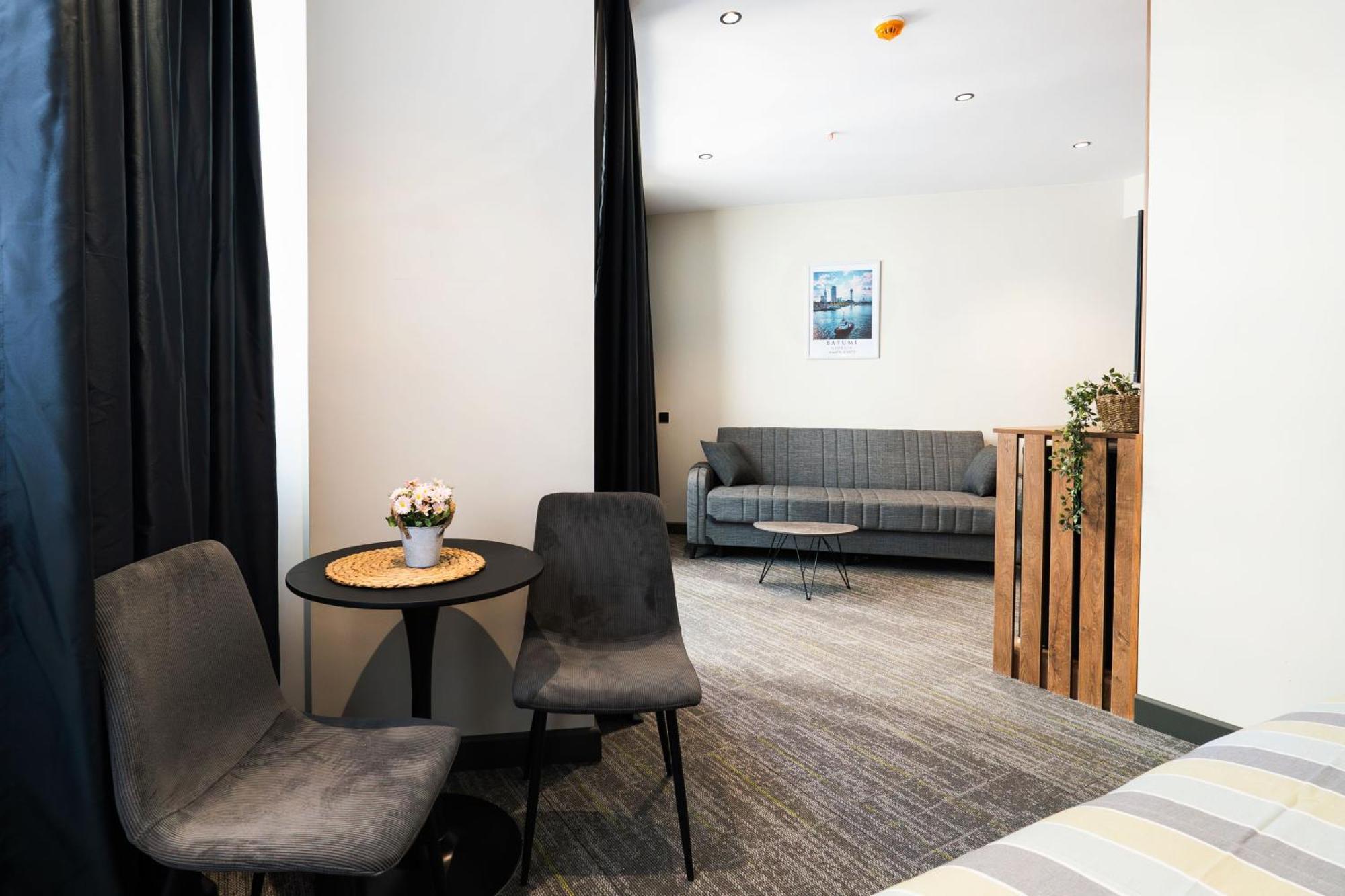 Nova Luxe Hotel & Residences Батумі Екстер'єр фото