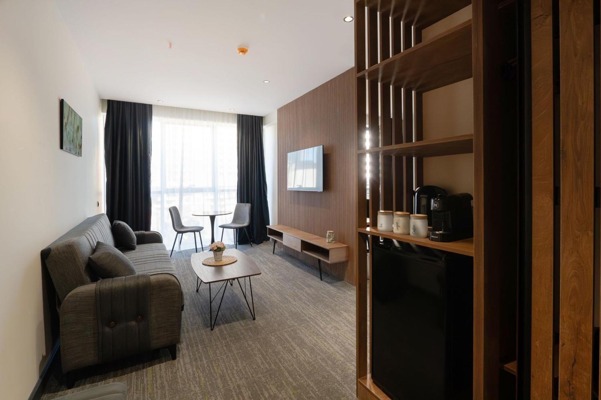 Nova Luxe Hotel & Residences Батумі Номер фото