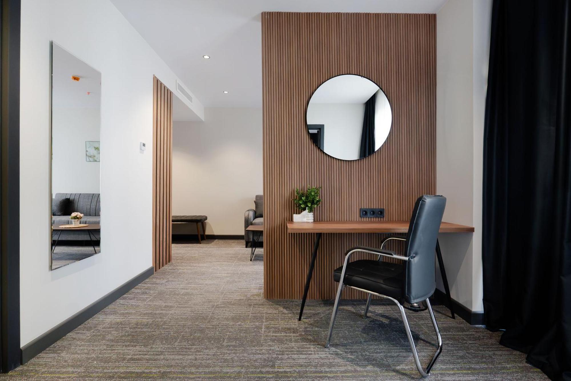 Nova Luxe Hotel & Residences Батумі Екстер'єр фото