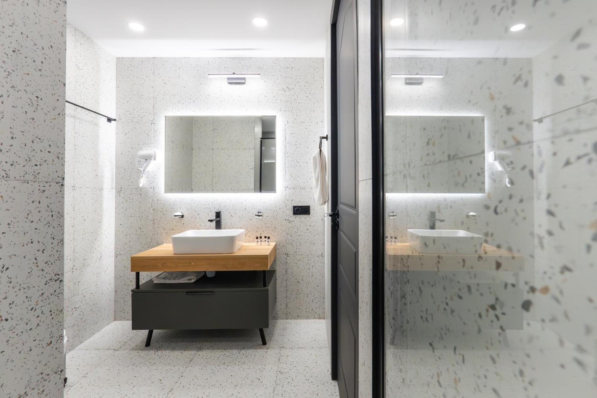 Nova Luxe Hotel & Residences Батумі Екстер'єр фото